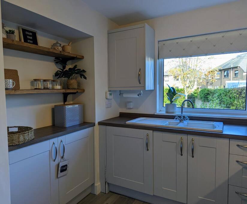 Parkview - Lovely With Cosy Fireplace *