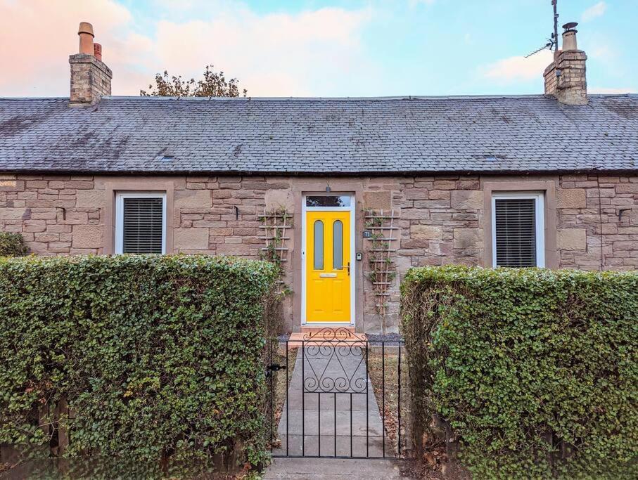 Parkview - Lovely With Cosy Fireplace