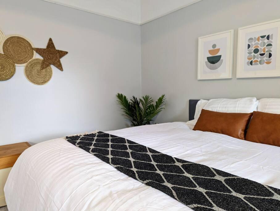 Parkview - Lovely With Cosy Fireplace *